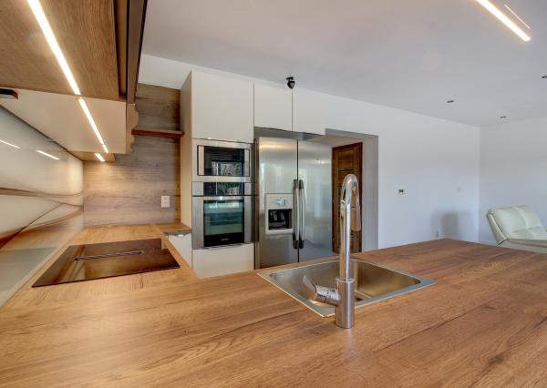 Na predaj priestranný 164 m² 4-i. RD s garážou Rovinka – Jasná ul.