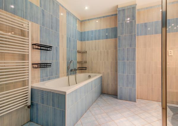 Na predaj priestranný 164 m² 4-i. RD s garážou Rovinka – Jasná ul.