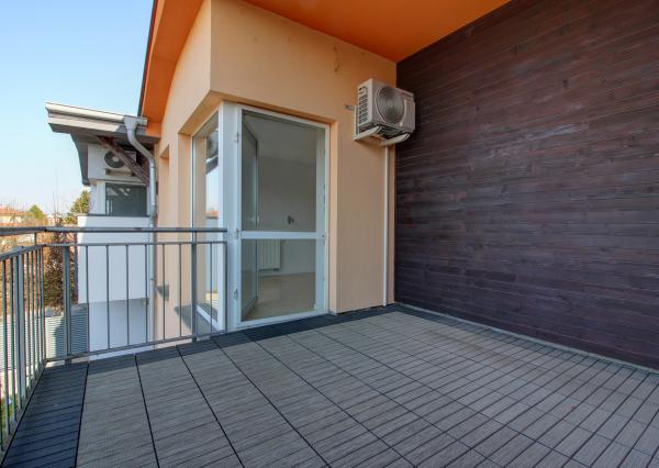 Na predaj priestranný 164 m² 4-i. RD s garážou Rovinka – Jasná ul.