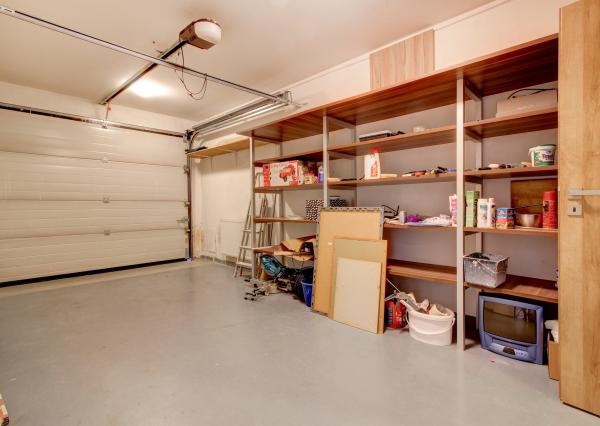 Na predaj priestranný 164 m² 4-i. RD s garážou Rovinka – Jasná ul.