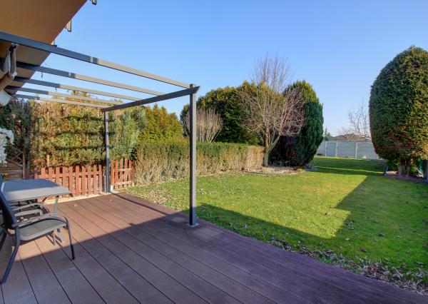 Na predaj priestranný 164 m² 4-i. RD s garážou Rovinka – Jasná ul.