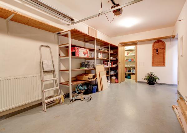 Na predaj priestranný 164 m² 4-i. RD s garážou Rovinka – Jasná ul.