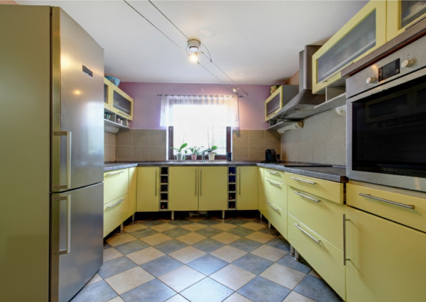 Na predaj: 4izbový rodinný dom s garážou – Šamorín-Mliečno