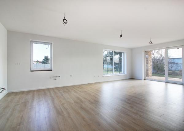 Na predaj: 4izbový rodinný dom kolaudovaný – Šamorín-Bučuháza,  stav štandard