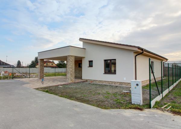 Na predaj: 4izbový rodinný dom kolaudovaný – Šamorín-Bučuháza,  stav štandard