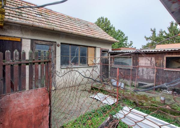 Na predaj: 4izbový rodinný dom s garážou , pozemok 800 m² - Čakany