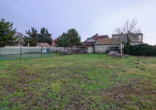 Na predaj: 4izbový rodinný dom s garážou , pozemok 800 m² - Čakany