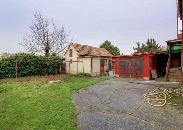 Na predaj: 4izbový rodinný dom s garážou , pozemok 800 m² - Čakany