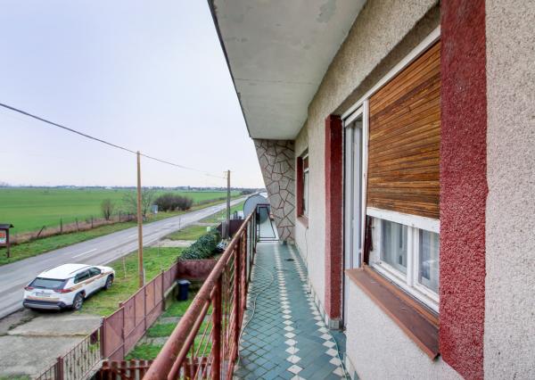 Na predaj: 4izbový rodinný dom s garážou , pozemok 800 m² - Čakany