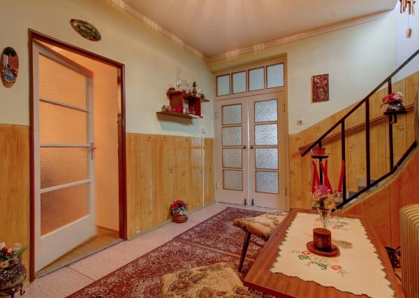 Na predaj: 4izbový rodinný dom s garážou , pozemok 800 m² - Čakany