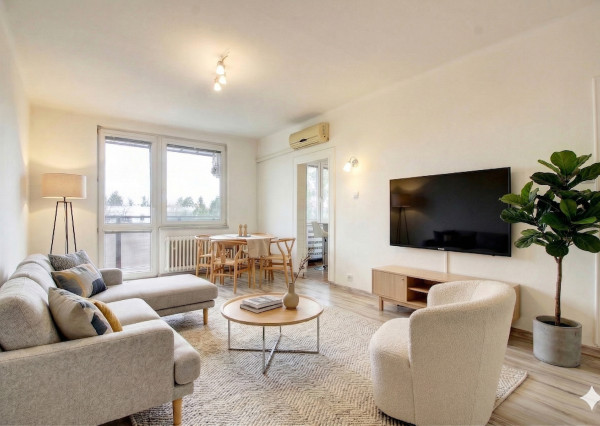 Na predaj 3 izbový, zrekonštruovaný byt v Komárne, ulica Damjanichova