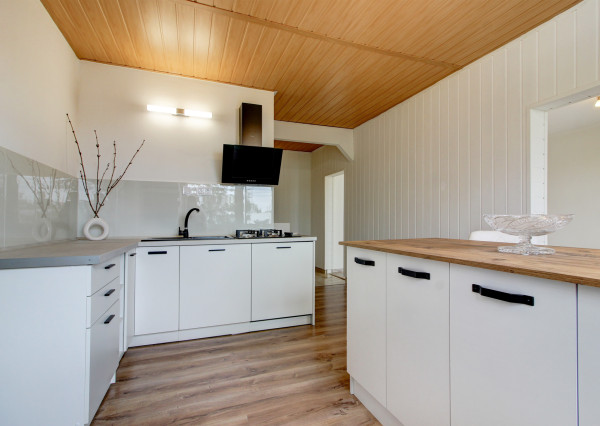 Na predaj 3 izbový, zrekonštruovaný byt v Komárne, ulica Damjanichova