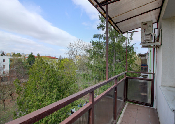 Na predaj 3 izbový, zrekonštruovaný byt v Komárne, ulica Damjanichova