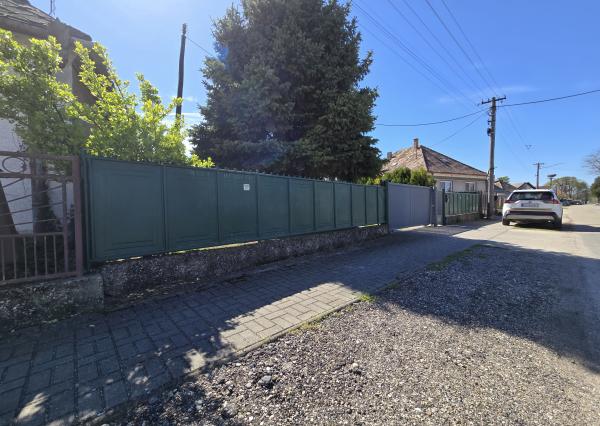 Na predaj: Rodinný dom na pozemku 1803 m², obec Baka