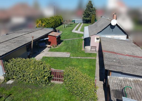 Na predaj: Rodinný dom na pozemku 1803 m², obec Baka