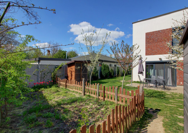 ELEGANTNÝ MEZANÍN SO ZÁHRADOU MILOSLAVOV – ALŽBETIN DVOR