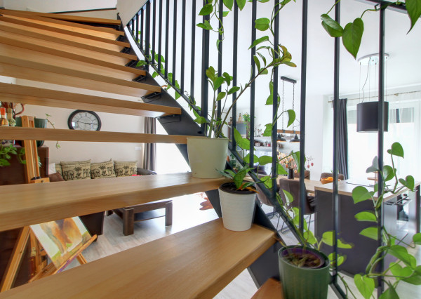 ELEGANTNÝ MEZANÍN SO ZÁHRADOU MILOSLAVOV – ALŽBETIN DVOR