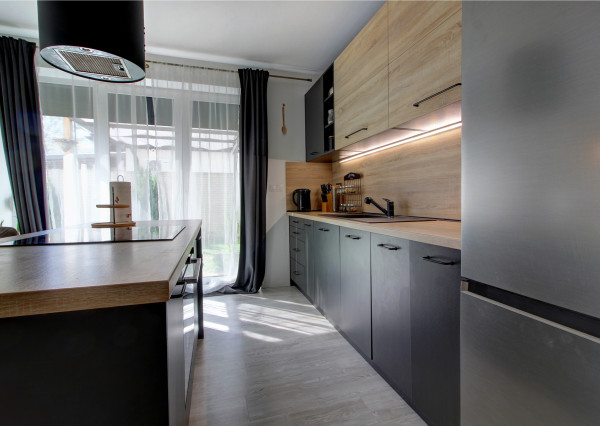 ELEGANTNÝ MEZANÍN SO ZÁHRADOU MILOSLAVOV – ALŽBETIN DVOR