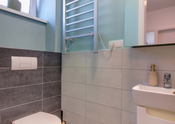 ELEGANTNÝ MEZANÍN SO ZÁHRADOU MILOSLAVOV – ALŽBETIN DVOR