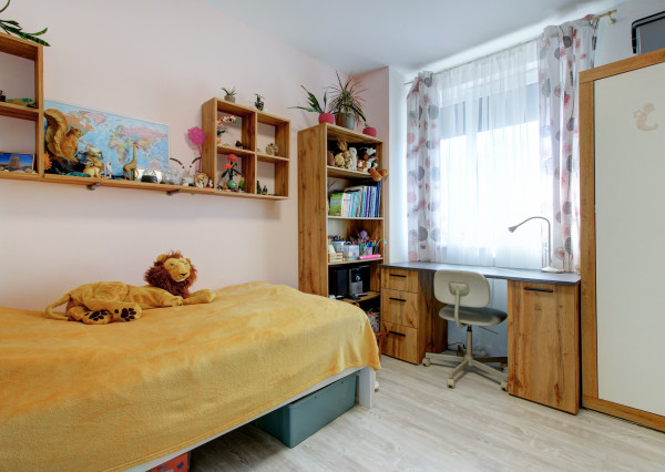 ELEGANTNÝ MEZANÍN SO ZÁHRADOU MILOSLAVOV – ALŽBETIN DVOR