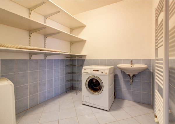 Na prenájom priestranný 164 m² 4-i. RD s garážou Rovinka – Jasná ul.