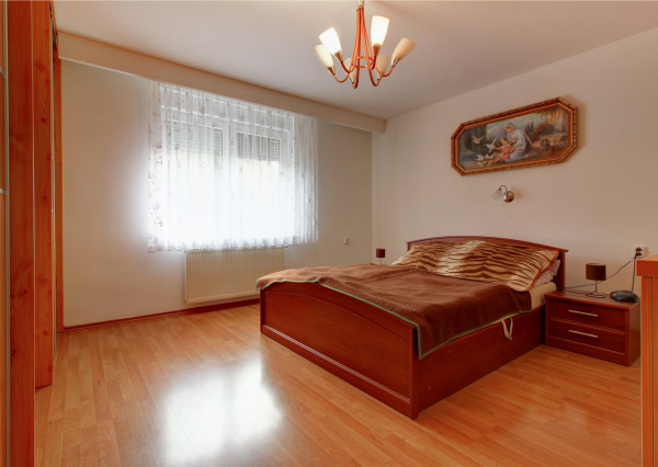 Na predaj: Viacgeneračný 7i rodinný dom na pozemku 2533 m² – Štvrtok na Ostrove