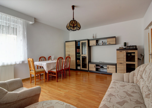Na predaj: Viacgeneračný 7i rodinný dom na pozemku 2533 m² – Štvrtok na Ostrove