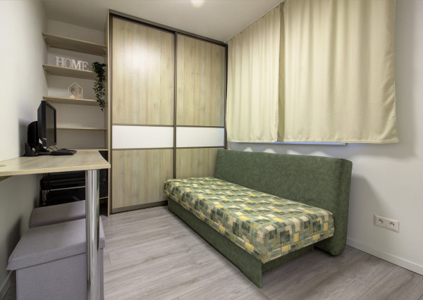 NA PREDAJ: Nádherný, kompletne zariadený 4-izbový bungalov so smart záhradou a wellness zónou – Malá Paka
