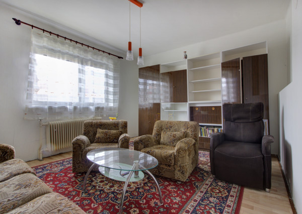 Na predaj: 3izbový rodinný dom s garážou , pozemok 800 m² - Horný Bar