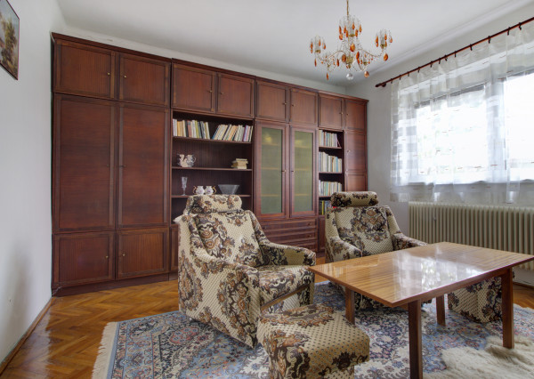 Na predaj: 3izbový rodinný dom s garážou , pozemok 800 m² - Horný Bar