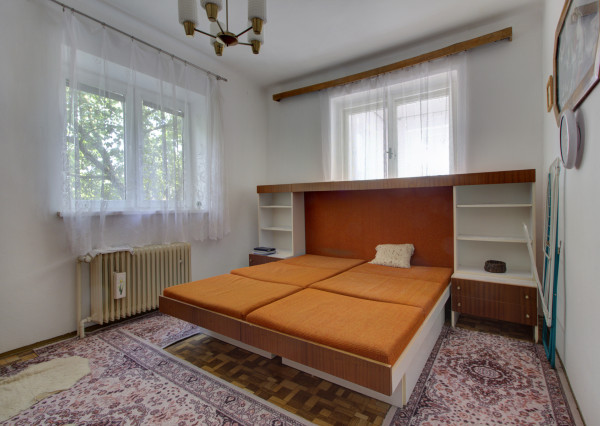 Na predaj: 3izbový rodinný dom s garážou , pozemok 800 m² - Horný Bar