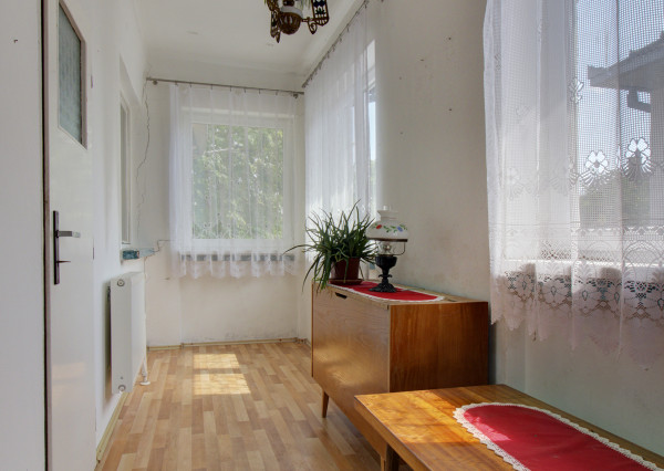 Na predaj: 3izbový rodinný dom s garážou , pozemok 800 m² - Horný Bar