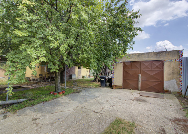 Na predaj: 3izbový rodinný dom s garážou , pozemok 800 m² - Horný Bar