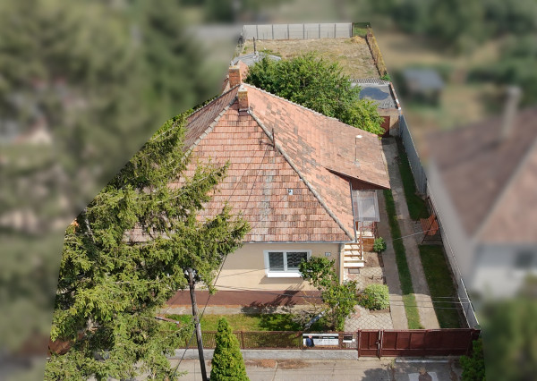 Na predaj: 3izbový rodinný dom s garážou , pozemok 800 m² - Horný Bar