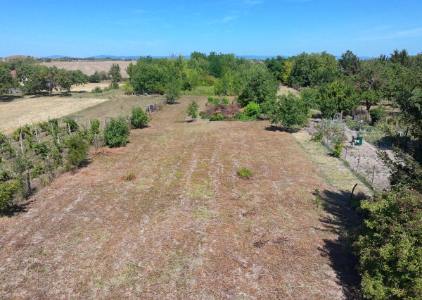 Na predaj: pozemok 2932 m², obec Veľká Paka, časť Čukárska Paka