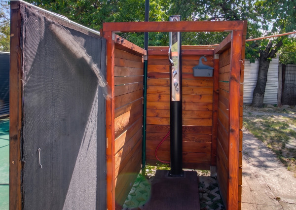 NA PREDAJ ZÁHRADNÁ CHATA S KOMPLETNÝM ZÁZEMÍM A POZEMKOM (550 m²) | BA II - PODUNAJSKÉ BISKUPICE
