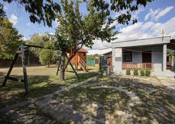 NA PREDAJ STRATEGICKÝ POZEMOK (550 m²) SO SIEŤAMI PRE POLYFUNKCIU A PODNIKANIE | BA II - PODUNAJSKÉ BISKUPICE
