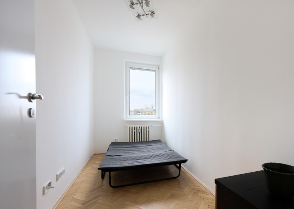 Na prenájom- svetlý, klimatizovaný 3-izbový byt s loggiou, balkónom a panoramatickým výhľadom – Herlianska, Ružinov