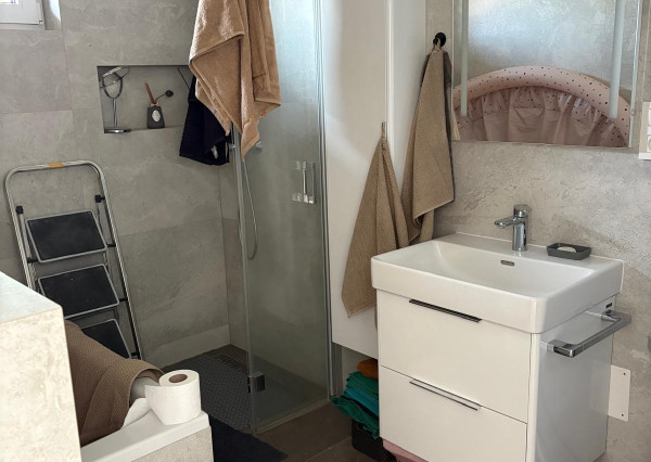 Na prenájom moderný 3-izbový rodinný dom so záhradou – Rovinka