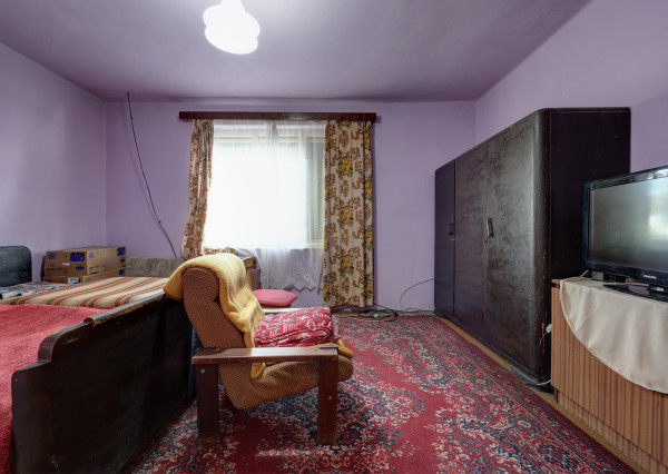 Na predaj rodinný dom na pozemku 904 m² (šírka 24 m) s kompletnými sieťami – Hrubý Šúr