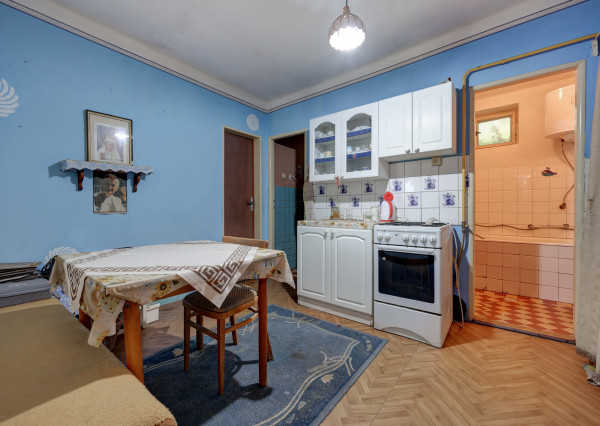 Na predaj rodinný dom na pozemku 904 m² (šírka 24 m) s kompletnými sieťami – Hrubý Šúr