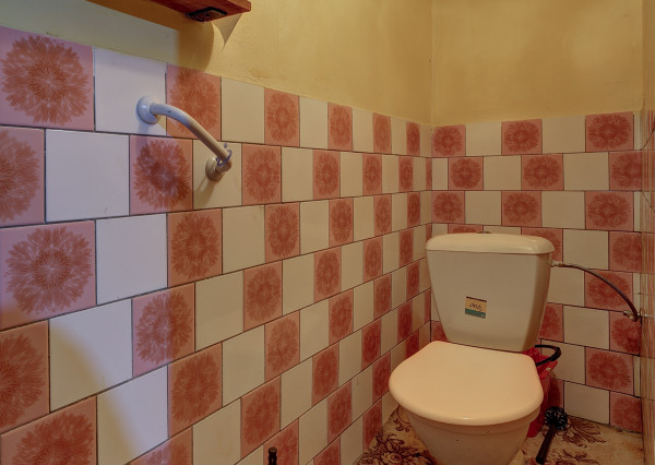 Na predaj rodinný dom na pozemku 904 m² (šírka 24 m) s kompletnými sieťami – Hrubý Šúr