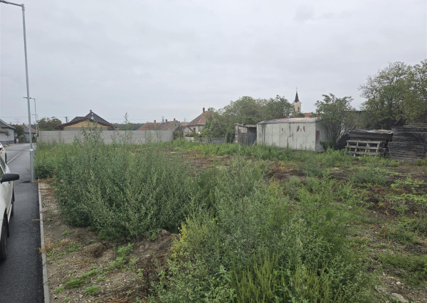 Na predaj stavebný pozemok v obci Mad, okres Dunajská streda 600 m2