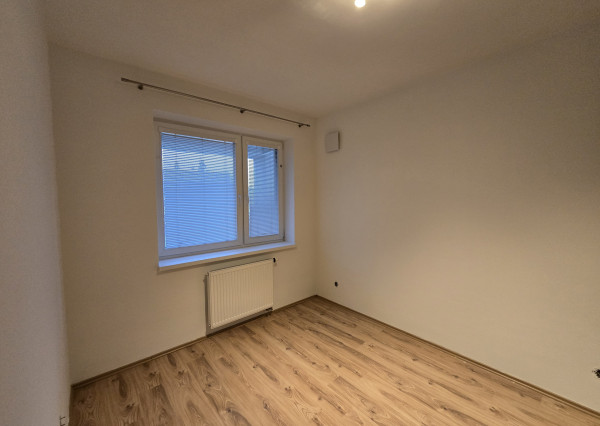 Na prenájom 2i byt v Šamoríne s balkónom a parkovacím státím