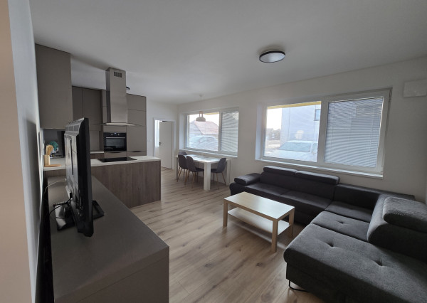 Na prenájom 2i byt v Rovinke s parkovacím státím