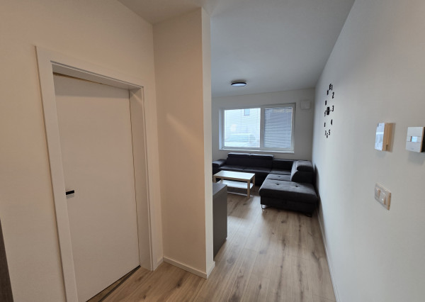 Na prenájom 2i byt v Rovinke s parkovacím státím