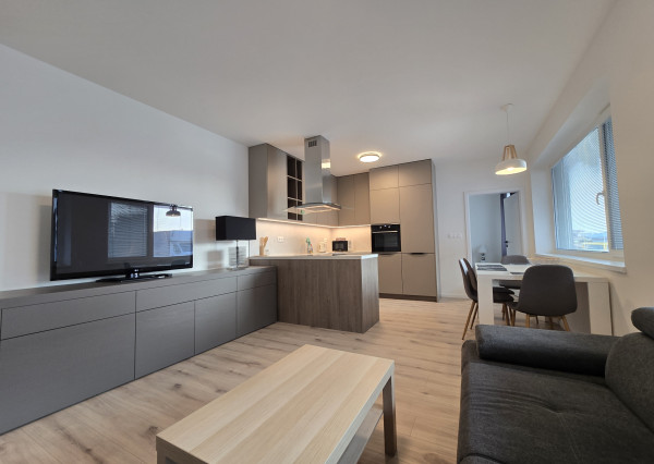 Na prenájom 2i byt v Rovinke s parkovacím státím