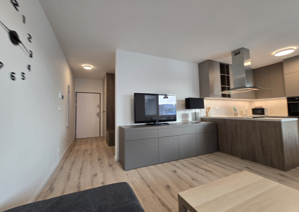 Na prenájom 2i byt v Rovinke s parkovacím státím