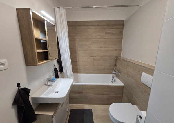 Na prenájom 2i byt v Rovinke s parkovacím státím