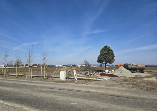 Na predaj: pozemok 4744 m2 , Bratislava - Jarovce